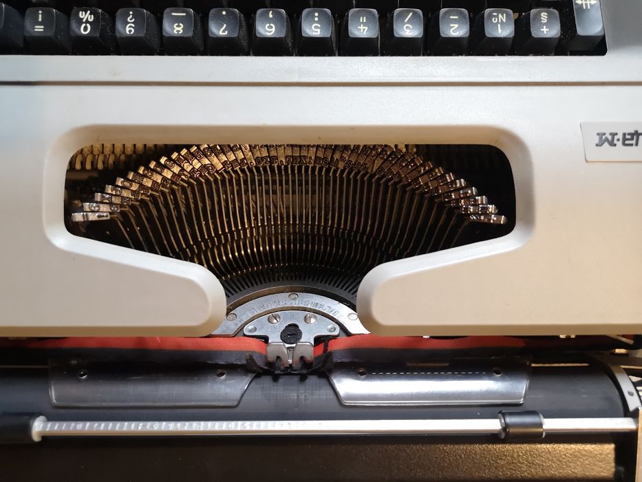 Руска електрическа пишеща машина