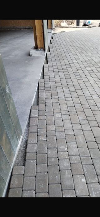 Общи работници , Редене на павета , тротоарни плочки и бордюри