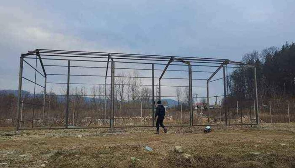 Vând hală metalică 8 m lățime 15 m lungime cu 4 m înălțime