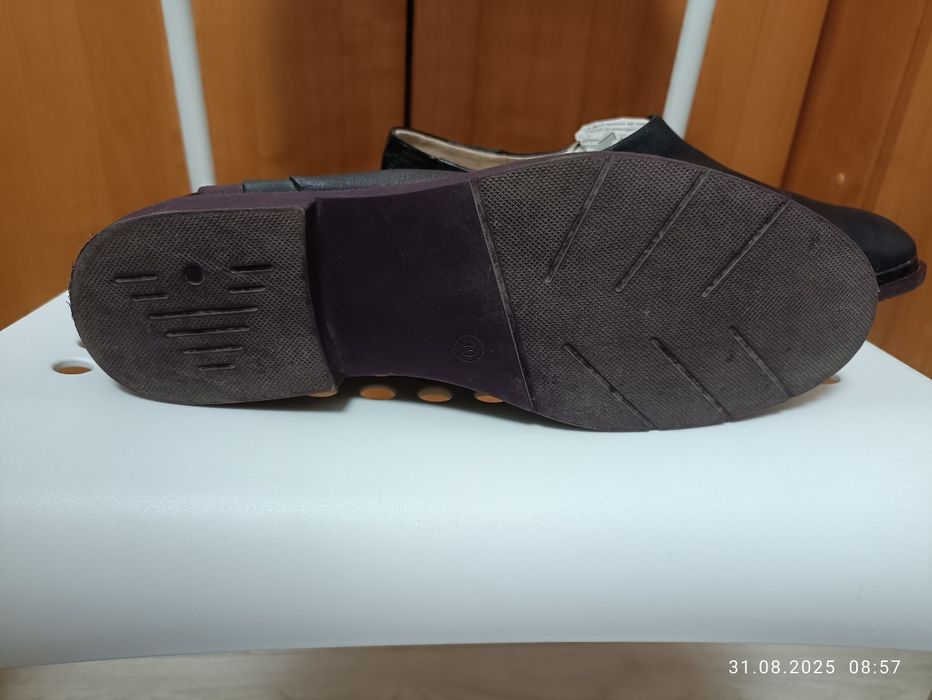 Продам обувь 39 размер