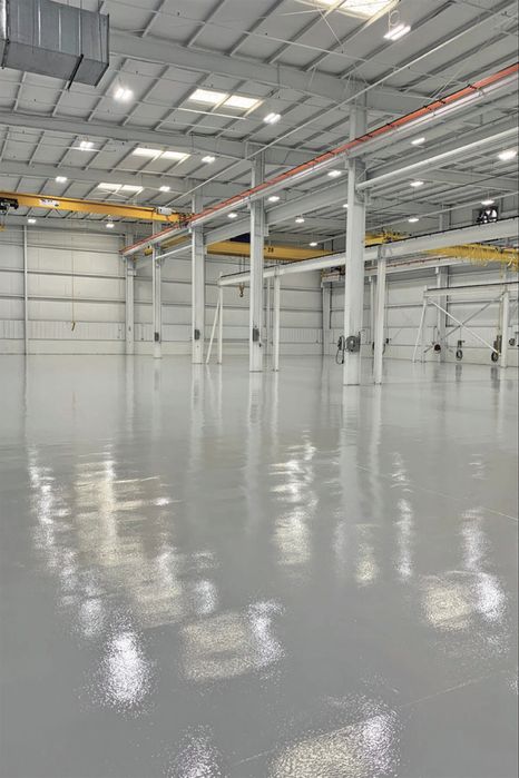 Эпоксидный полиуретановый наливной пол для промышленных объектов