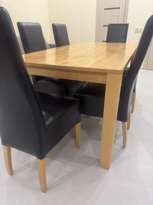 Продается стол со стульями