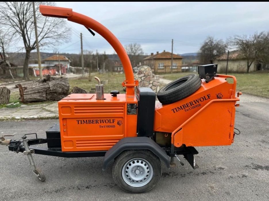 Рязане на опасни дървета и клони. Услуги със самосвал и дробилка .