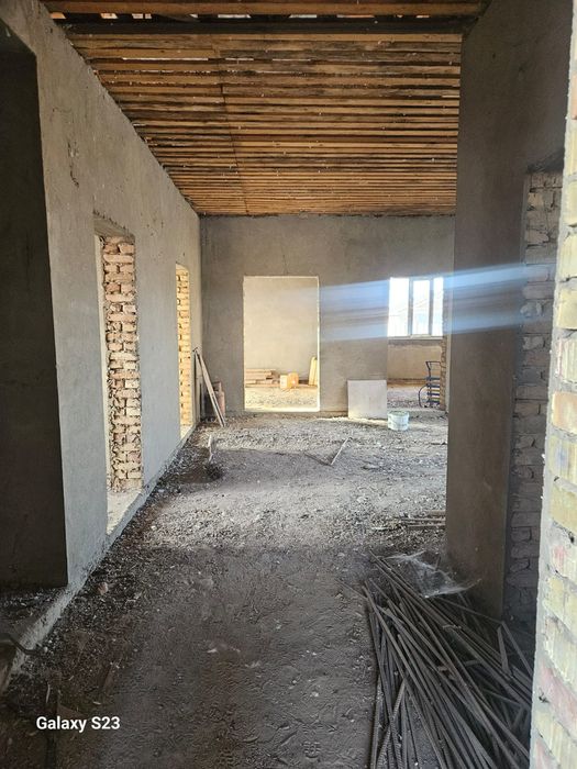 Продам участок есть дом черновой отделке