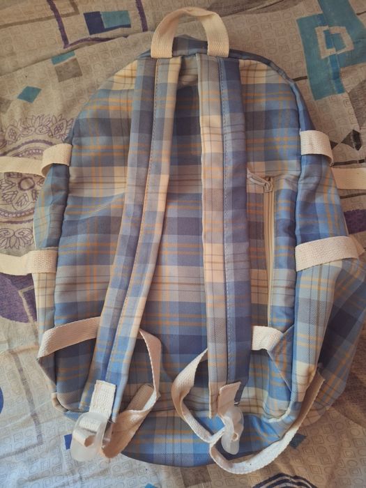 Продаётся портфель,рюкзак