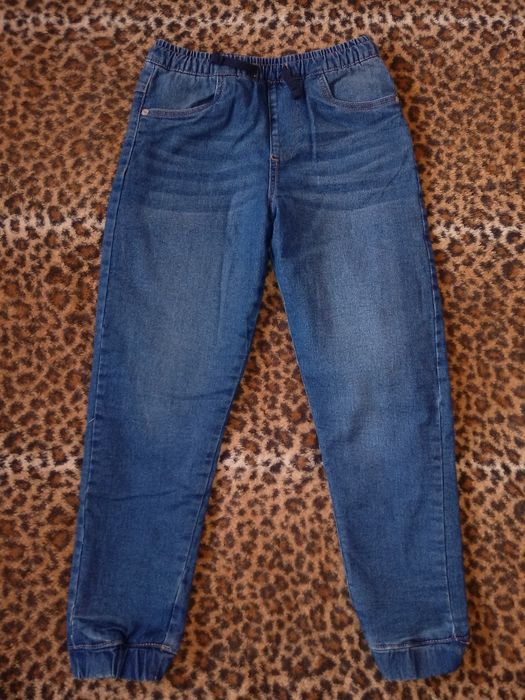 Есенно-зимни дрехи за момче, размер 140 см, дънки, блузи, горнище