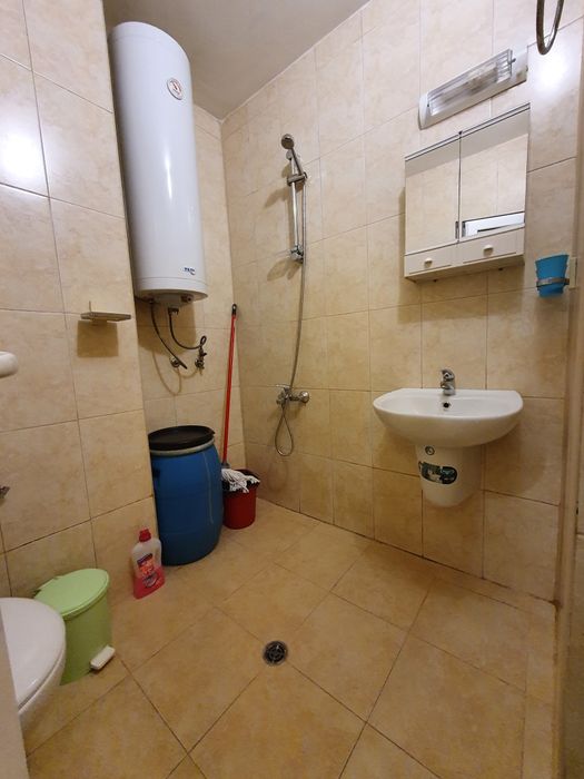 Дава се под наем Едностаен апартамент в Благоевград, Освобождение - 34 кв.м за 153 € - Снимка #2