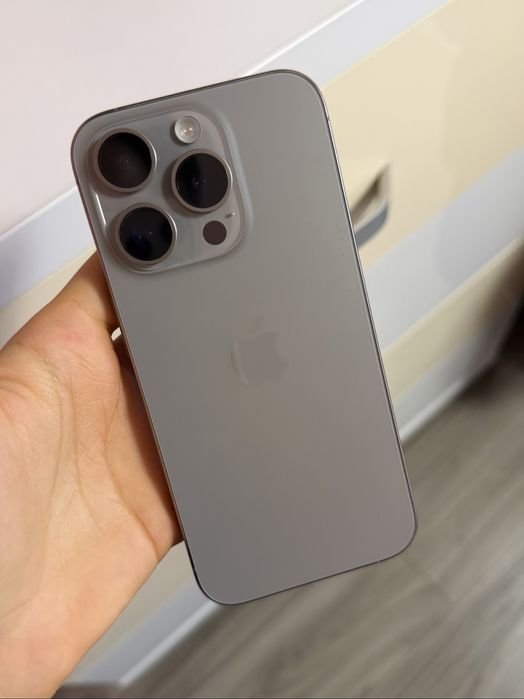 Iphone 15 Pro , 128 GB, culoare natural titanum.