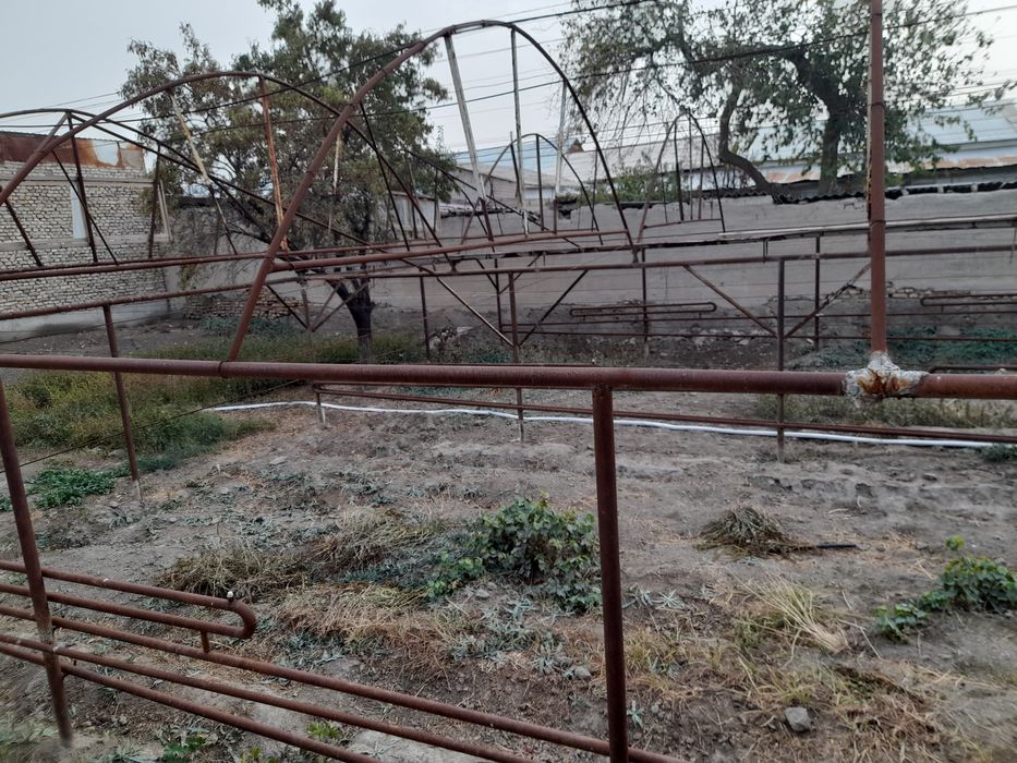 Парник сотилади срочни