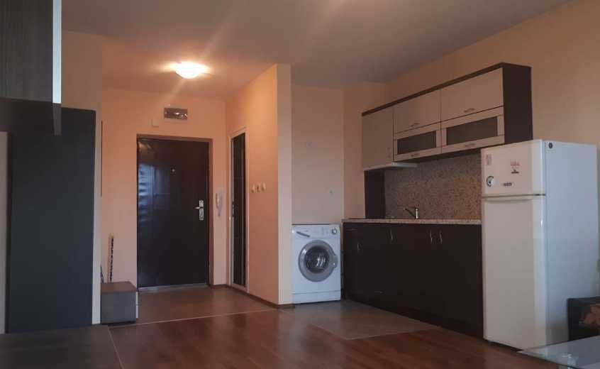 Дава се под наем Едностаен апартамент в Бургас, Лазур - 43 кв.м за 175 € - Снимка #2