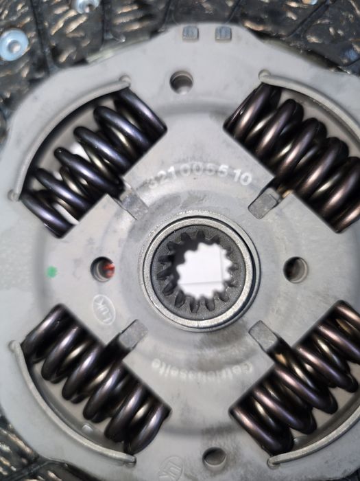 Съединител  чисто нов