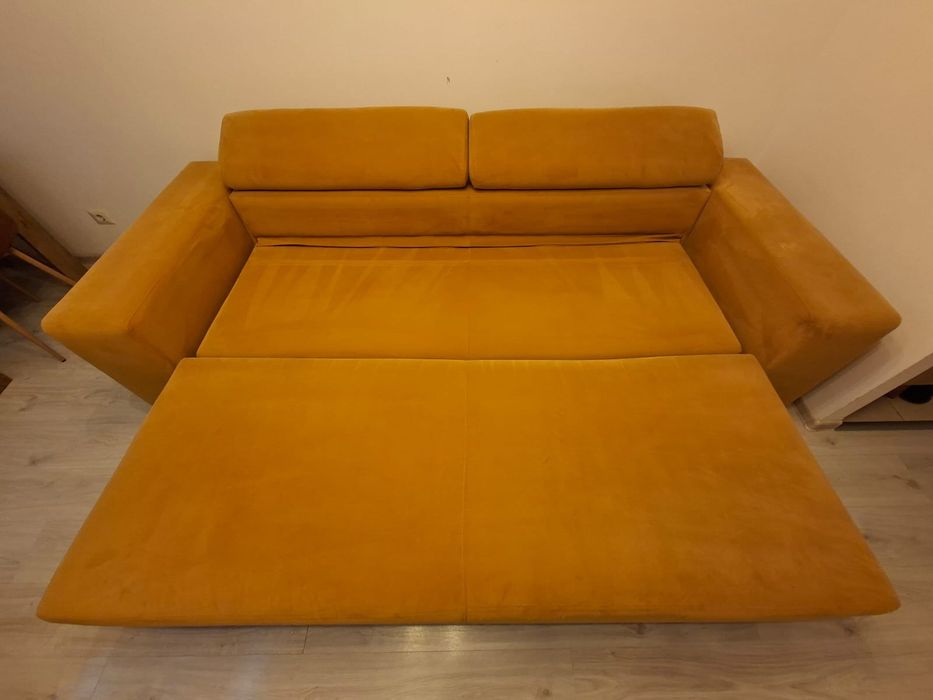 De vanzare canapea extensibila 3 persoane