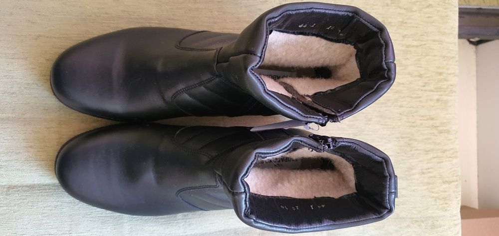 Продавам мъжки боти 2  чифта