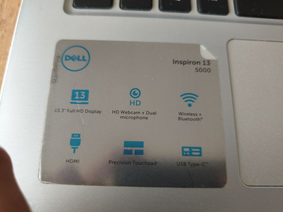 Метален лаптоп Dell Inspiron 13 5000 - i3-7130U, 8GB RAM, 256 SSD