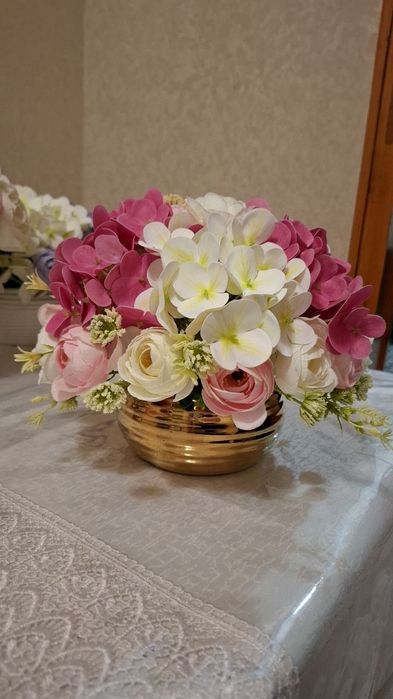 Sun'iy gullar sotiladi