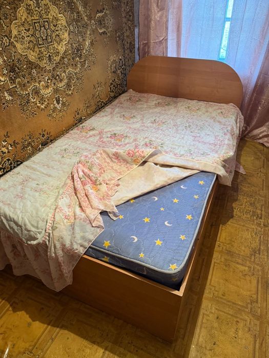 Продам кровать полуторка