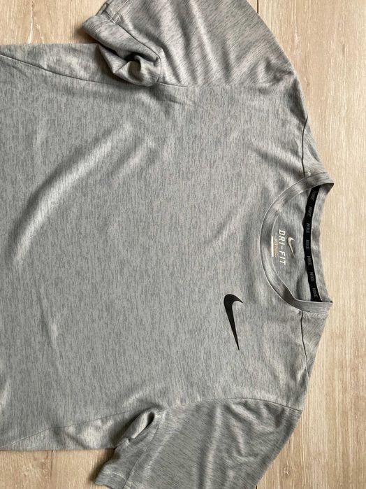 Найк Nike Dri Fit Breathe мъжка сива тениска размер М