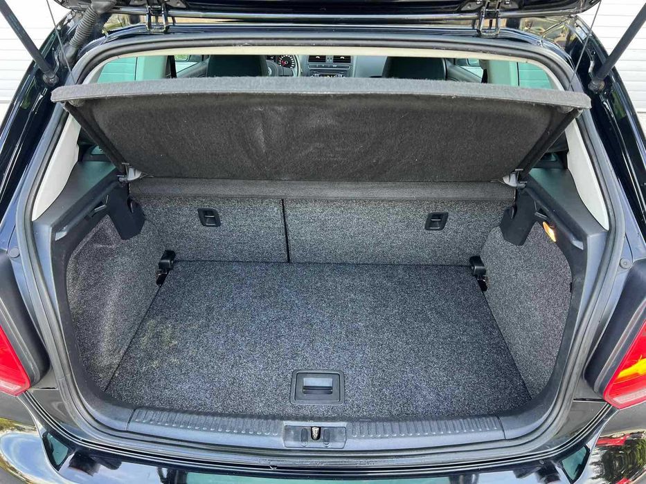 VW Polo 1.2I 2012 година