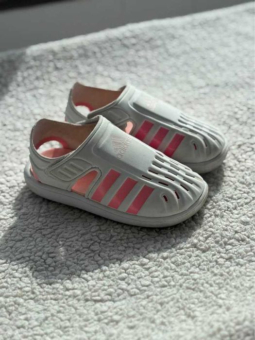 Sandale Adidas nr. 30