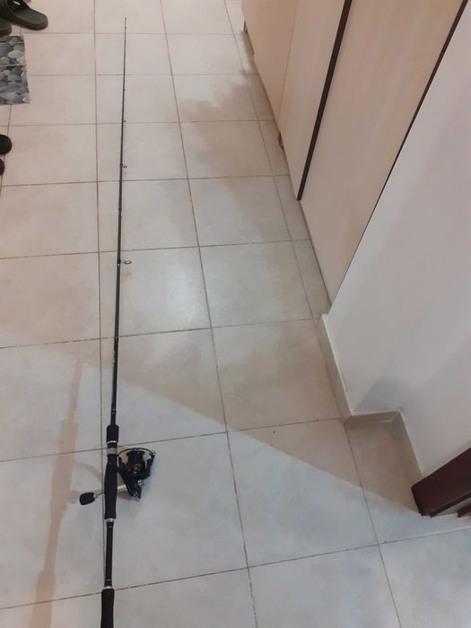 Продавам спининг въдица Fl с макара Feeder Wind 30000 С акция 15-45.