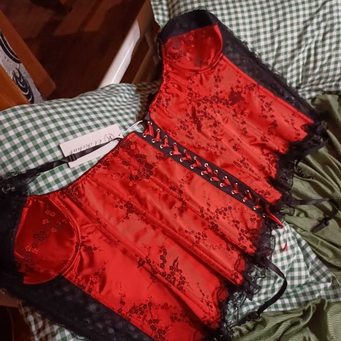 Corset nou cu eticheta