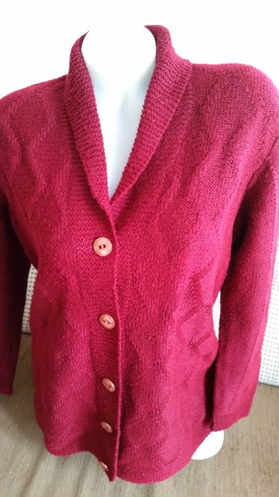 Топли, меки блузи, жилетки- 6 лв