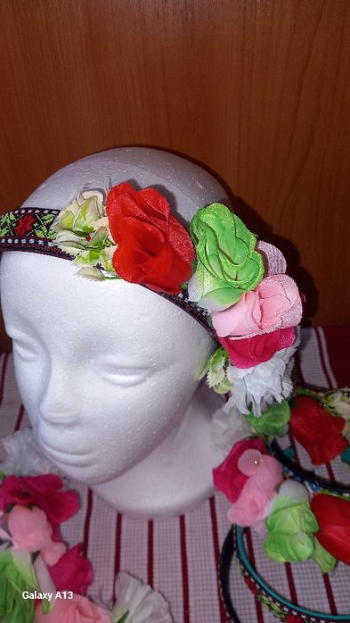 Предлагам красиви весели диадеми за различни поводи