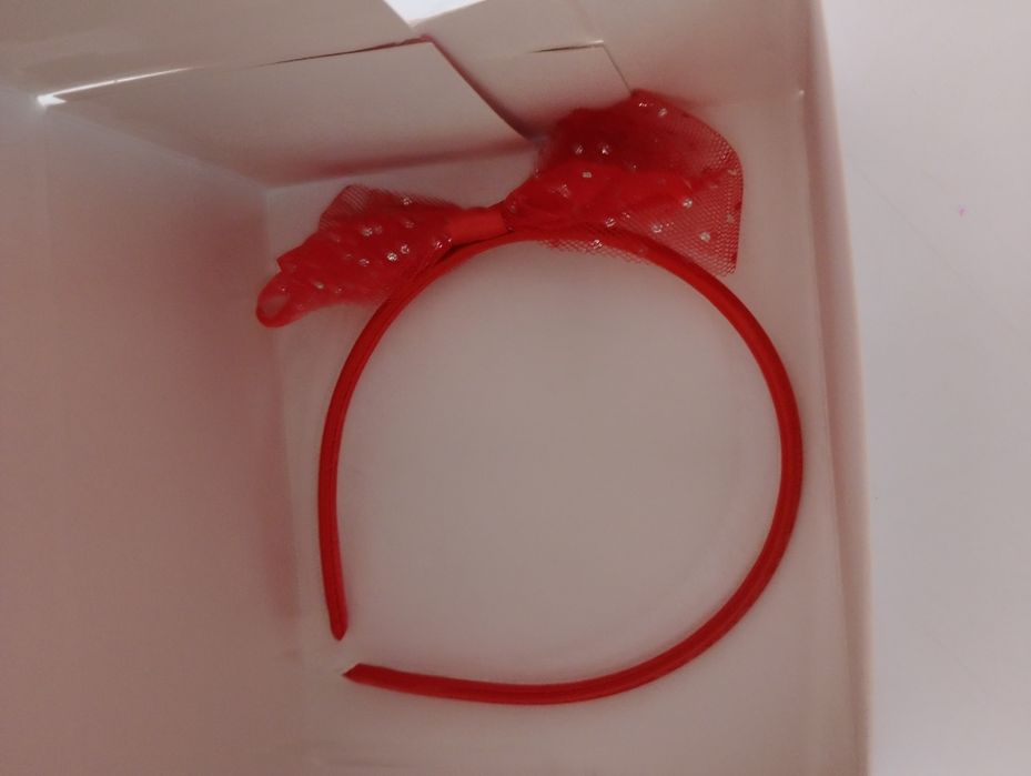 Сатенени скрънчита ,диадеми,ленти за коса в луксозна кутия за малки и