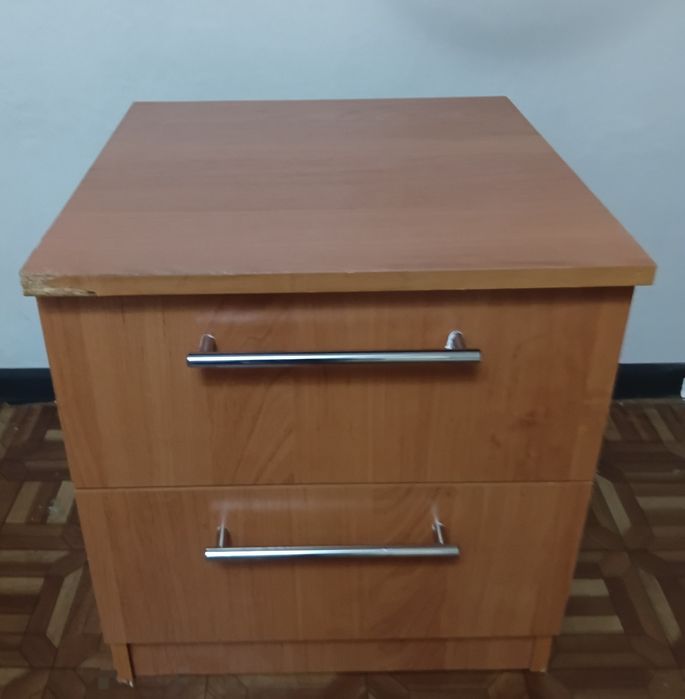 Тумбочка        .