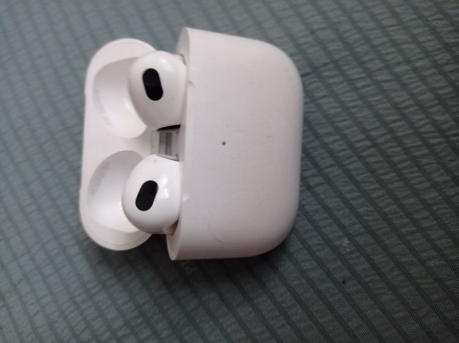 Айрподс 3.              .