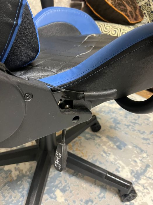 Продам игровое-компьтерное кресло