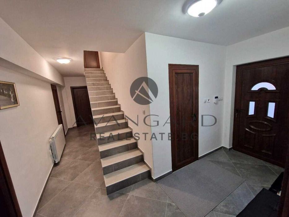 Продава се Къща в Пловдив, Остромила - 162 кв.м за 2328 €/кв.м - Снимка #9