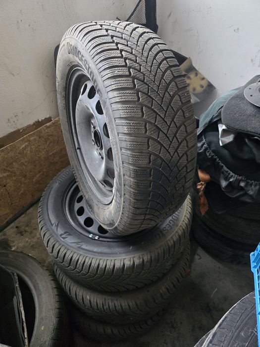 Set roti vw / Skoda  cauciucuri iarna 215 60 16 jante 5x112