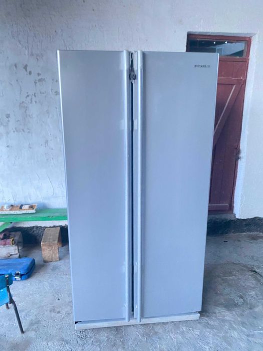 Холодильник Samsung.