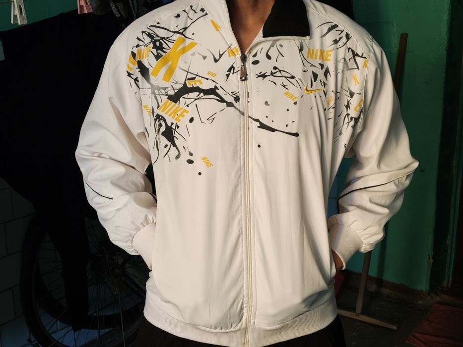 Срочно продаю кроссы оригинал и спортивка Найк ориг.