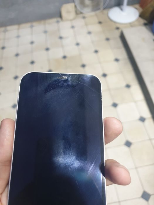 Iphone 12 sotiladi