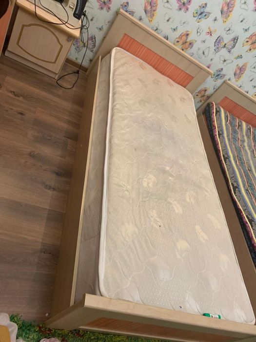 Кровать,шкаф,письменный стол