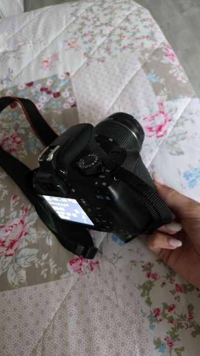 Camera foto Canon DSLR EOS 1300D + obiectiv Canon EF 50mm