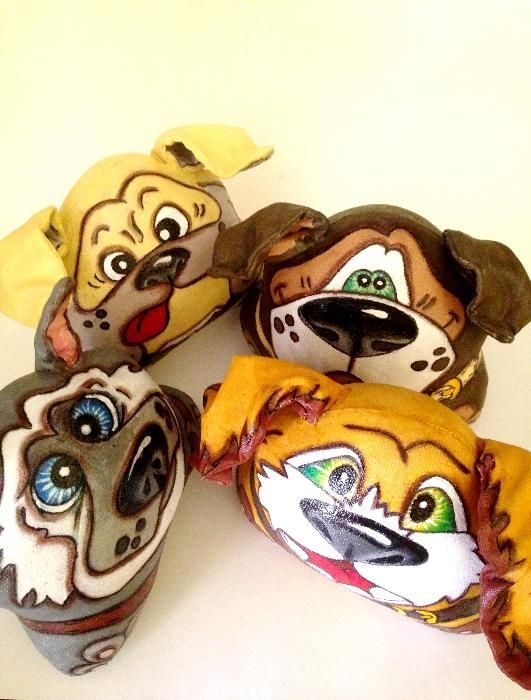 Сувенирные собаки.