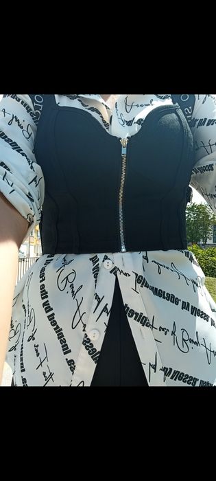 Бюстиета и риза,нови и в отлично състояние