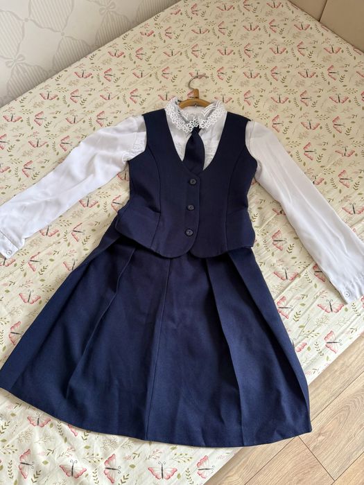 Продам школьную форму