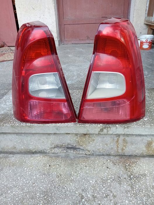 Lămpi spate Logan