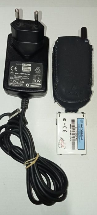 V51 cu clapa nou by Motorola