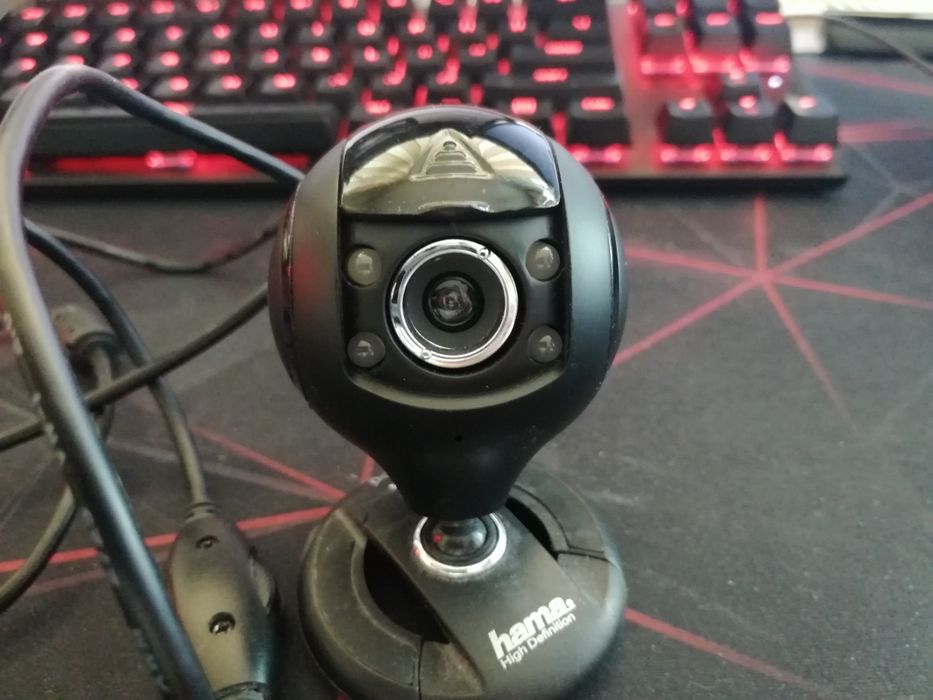 Уеб камера Hama със светкавица