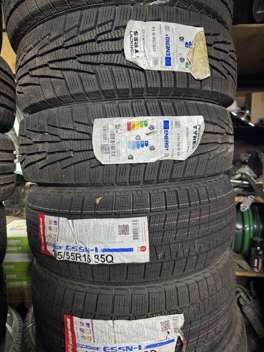 Продам пару шин 2шт.