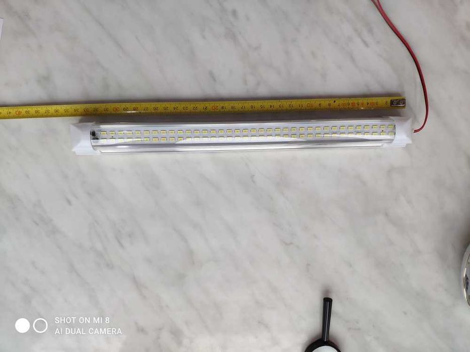 Светильник , лед лампа .