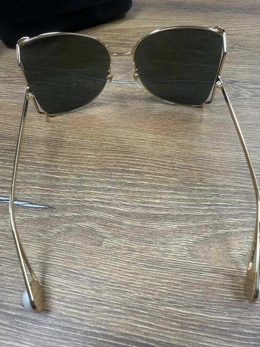 Продавам слънчеви очила,женски. GUCCI GG0252S/005