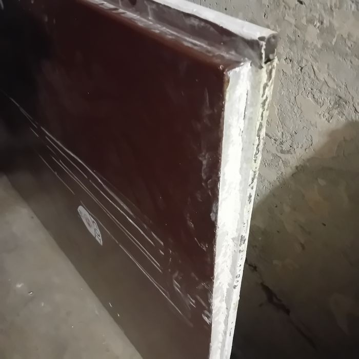 Метална входна врата