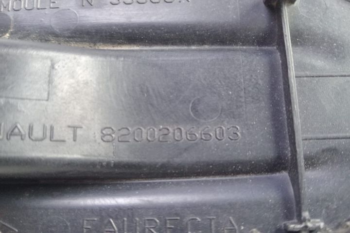 Buton geam dreapta fata 8200206603 Renault Master a 2-a generatie (fa
