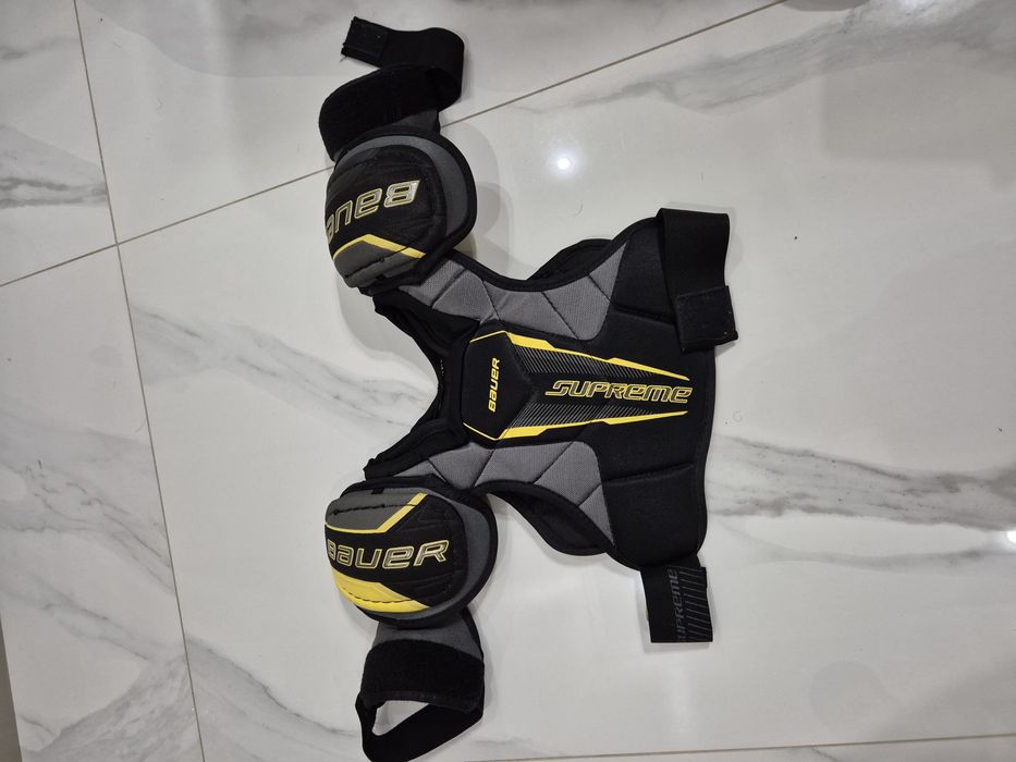 Продам хоккейную экипировку